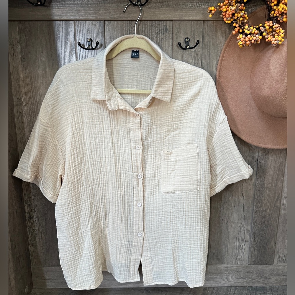 100% Cotton Gauzy Button Up Top M